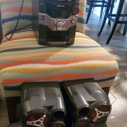 6 Cd Changer With 2 Very Loud Speakers