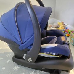 Maxi Cosi Baby Carseat
