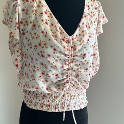 Cute Shirt from Monteau! Size Large! Used Like New! Fitted waist stretch!