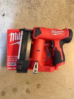 Milwaukee M12 12-Volt 23-Gauge Lithium-Ion Cordless Pin Nailer (Tool-Only)