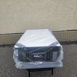 Brand New Twins Size Plush Pillow Top Puffy Royal Hybrid Mattress With  2  Brand New  Pillows And Box Spring In Plastic 