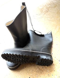 BOOTS Black Rubber.   NEW never worn