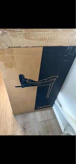 Nuna Car Seat base in Box/ pipa relx base