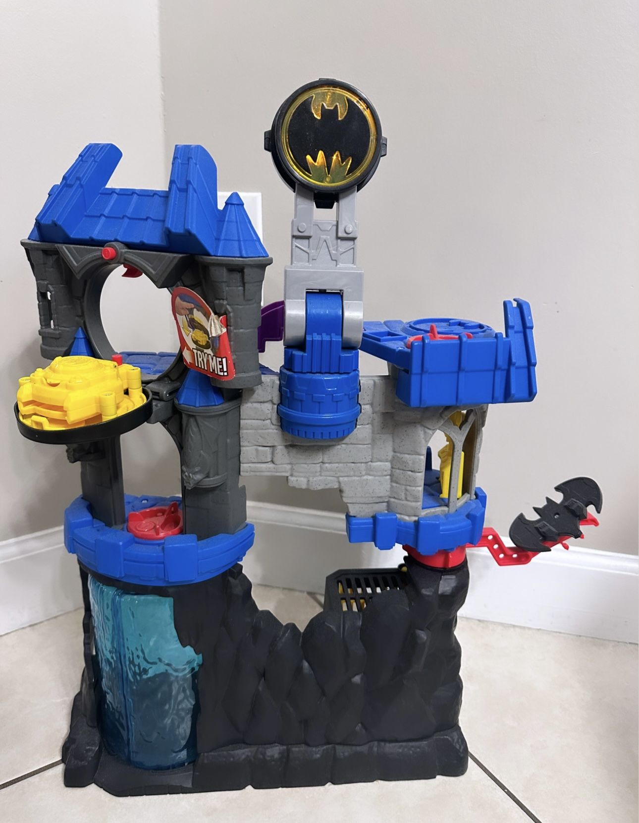 DC Super Friends- Batman Manor Batcave