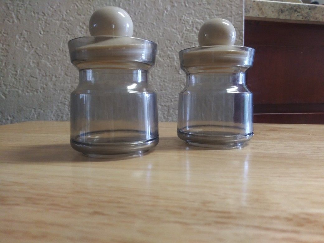 Small Plastic jars
