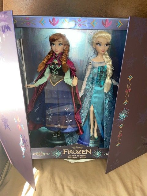 Frozen 10th Anniversary Anna and Elsa Limited Edition Doll