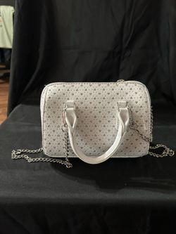 Small white purse $15