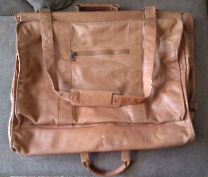 TUMI DAKOTA GARMENT BAG! (LEATHER) MADE IN USA! ๐บ๐ธ