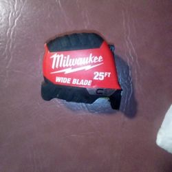 Milwaukee 25' Wide Blade Magnetic Tape Measure