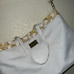 Versace summer bag… Needs Cleaning Small , NO STAINS
