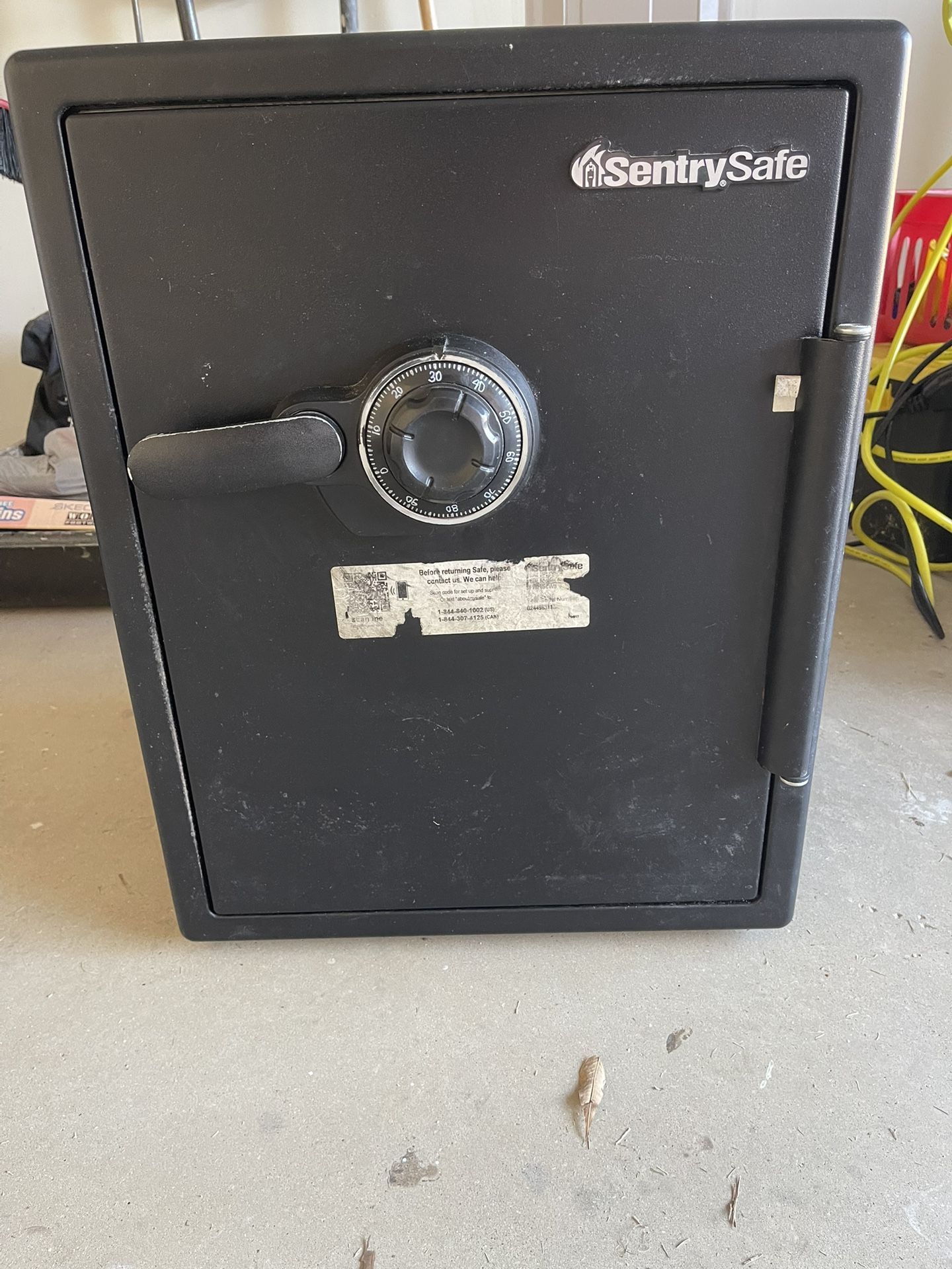 Sentry Safe 2ft x 1.5ft