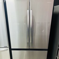 Samsung Refrigerator/ Free Delivery / Perfect Condition
