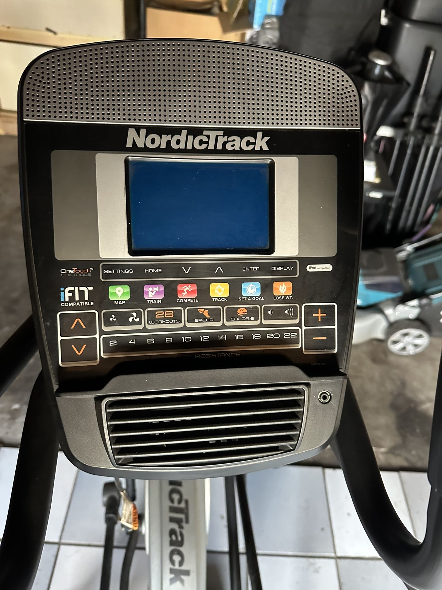 NordicTrack Elliptical E 8.7 Lift