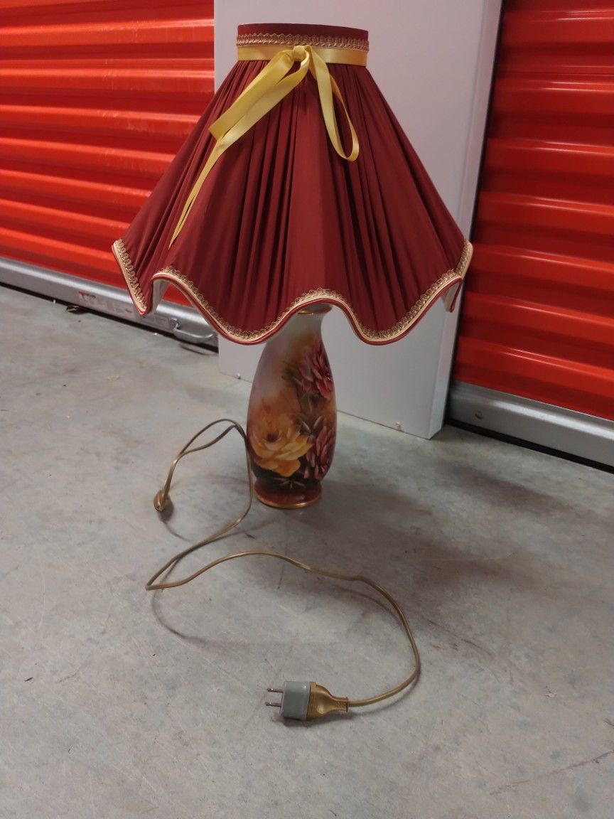 Beautiful Vintage Hand Painted French Lamp ..Mid Century ..1950"S