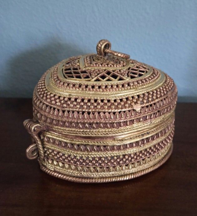 Vtg Brass & Copper Hinged Heart Shape Box Handcrafted Intricate Designs/Patterns 5"X5.25"X5"