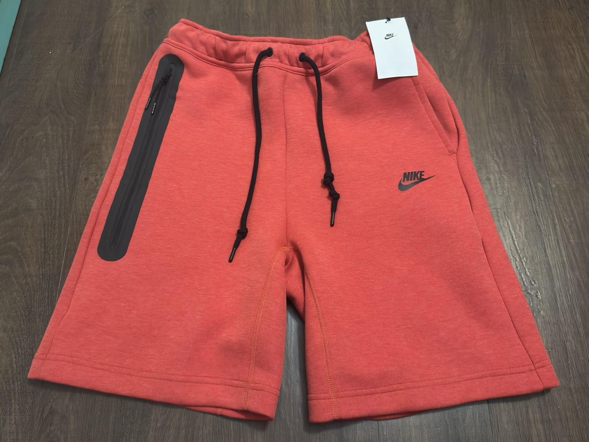 Nike Sportswear Tech Fleece Shorts Red