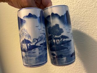 JAPANESE DESIGN HOUSE MOUNTAIN FLOWER VASE,LOT  2