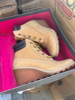 Timberland size 6 Women's Earthkeepers Amston wedge Boot 6 inch wheat