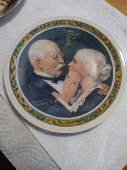 First Limited Edition fine China Golden Christmas By NORMAN ROCKWELL