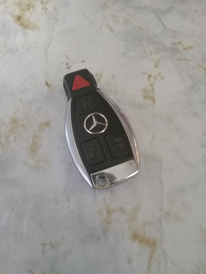 Mercedes C240 Key