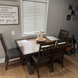 Dining Table Set