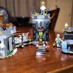 LEGO 9466 The Crazy Scientist & His Monster