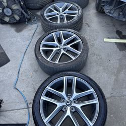 2017 Lexus ct200 set of wheels and tires 17 inch
