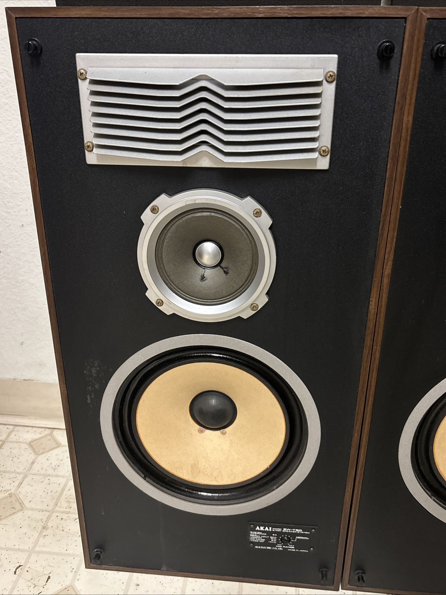 Hi Fi Vintage Akai SW T50 Speakers 3 Way Loud Sound Made In Japan