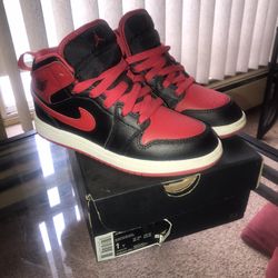 Jordan 1 Mid ( Kids )
