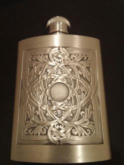 Tumasek Pewter Flask liqor. Great fathers day gift. for Sale in Los