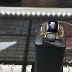 10k Gold With Sapphire Ring💍