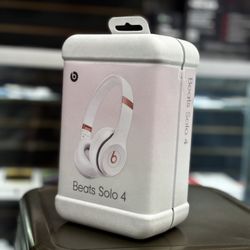Beats Solo 4 