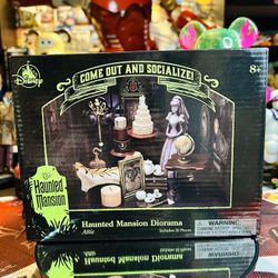 Disney Parks The Haunted Mansion Attic Diorama Kit