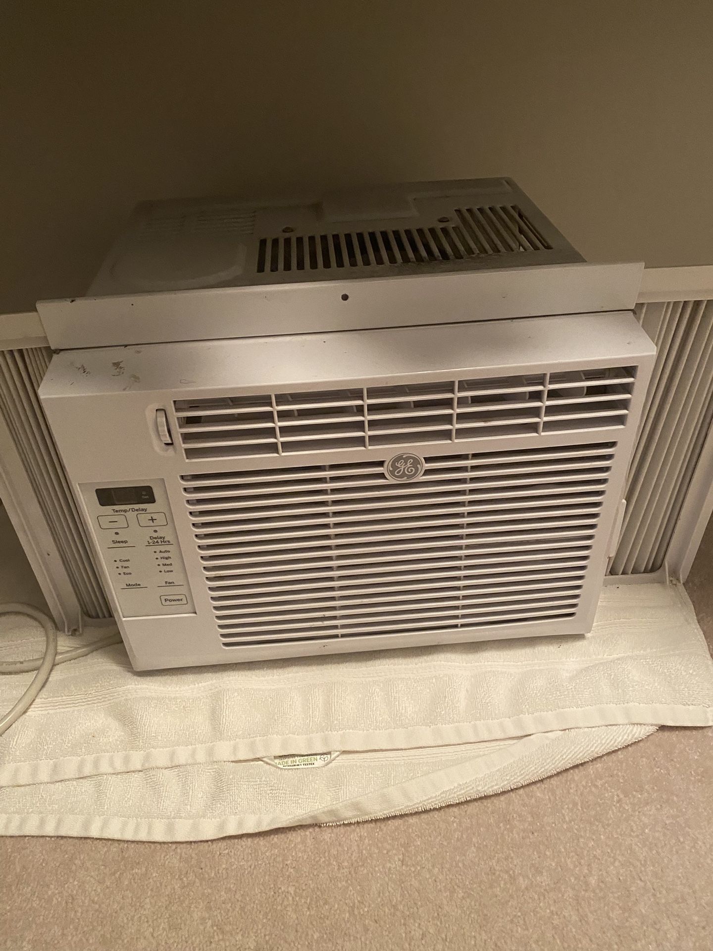 GE 6000 Small Room Window Air Conditioner