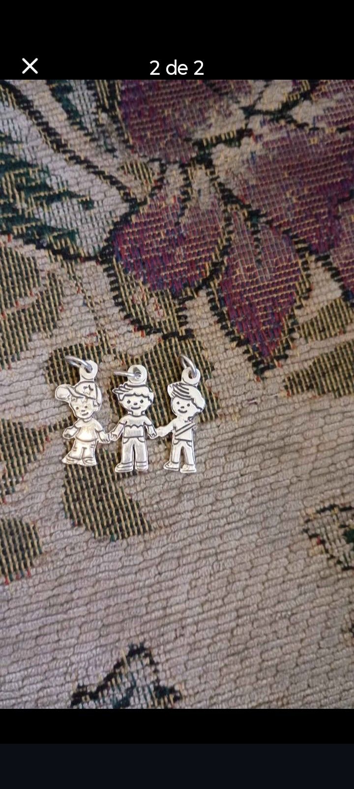 Se Vende Dije De Un Niño Y Una Niña Y De Tres Niños Cada Uno Por $20 Dollars Real Plata 925 De México