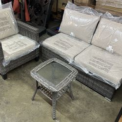 New assembled set of 4 outdoor patio furniture 