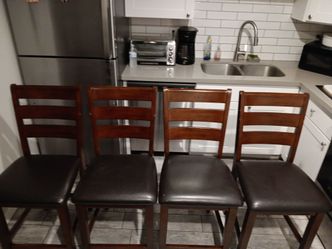 4 WOODEN CHAIRS