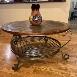 LUXURIOUS ROUND COFFEE TABLE