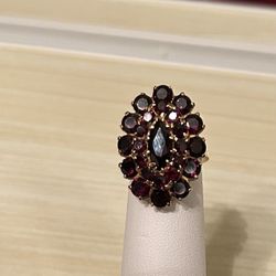 18K  Solid Gold Flawless 25 Stone Garnet Ring Vintage