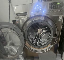 LG 4.5 Cu Ft Ultra Large Capacity  Washer