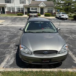 2004 Ford Taurus