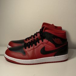 Reverse Bred Jordan 1 Mid Size 10.5