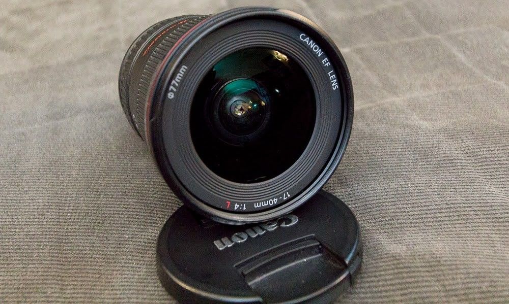 Brand new never used Canon 17 40mm f/4 L wide angle zoom lens
