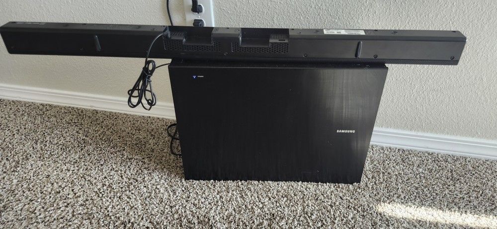 SAMSUNG SOUND BAR