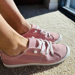 BRAND NEW WOMEN’S PINK WALKING SHOES