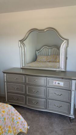 Queen size bed