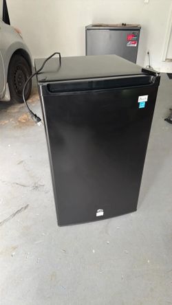 Like-New Avanti 4.4 Cu. Ft. Compact Refrigerator