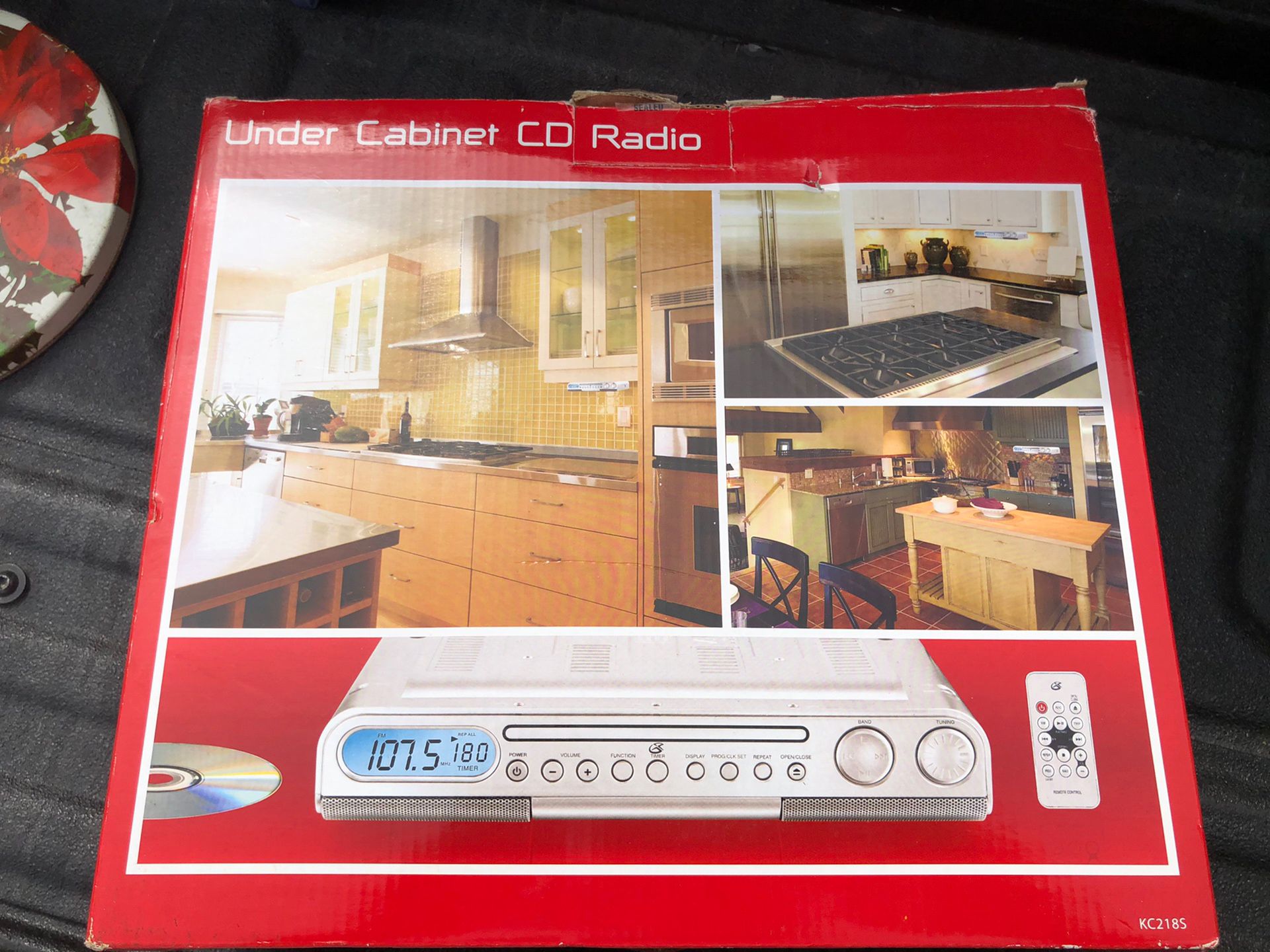 GPX KC318 CD Player, Undercabinet CD Radio, new in box