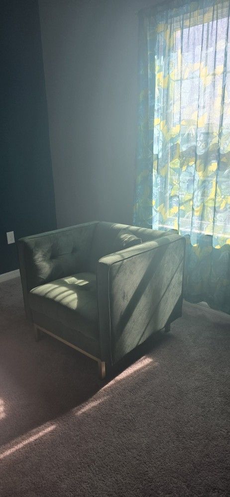Green Accent Couch / Chair with Accent Pillow