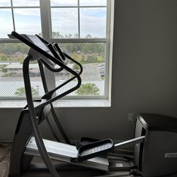 Precor 5.37 Elyptical Machine 